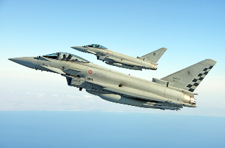 Aereo perde contatto radio sopra cieli marchigiani, decollano due Eurofighter